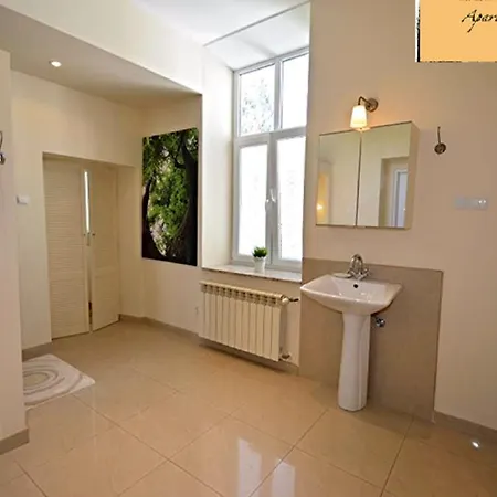 Apartament Dworski Przemysl Exterior photo